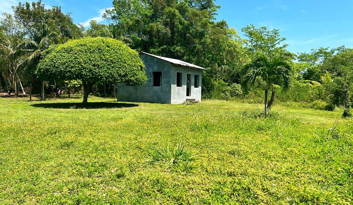 Double lot Trial Farm Village, Orange Walk District, Belize